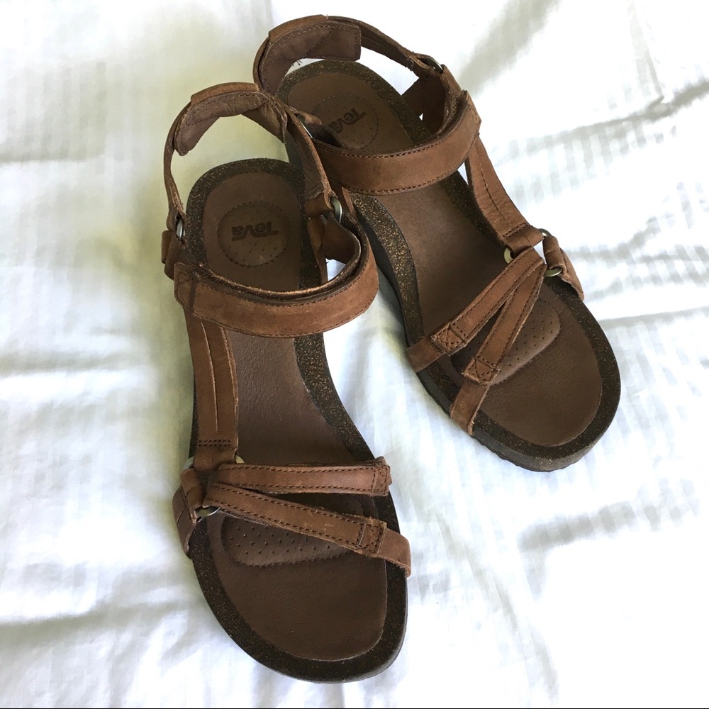 Teva Ysidro 7.5 NWOB Sandal Universal Wedge brown